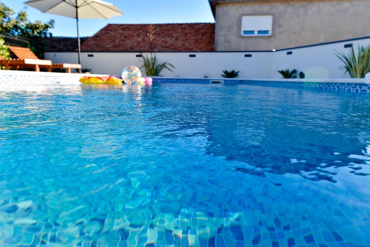 Villa Navita Augustinus With Pool Debeljak Exterior foto